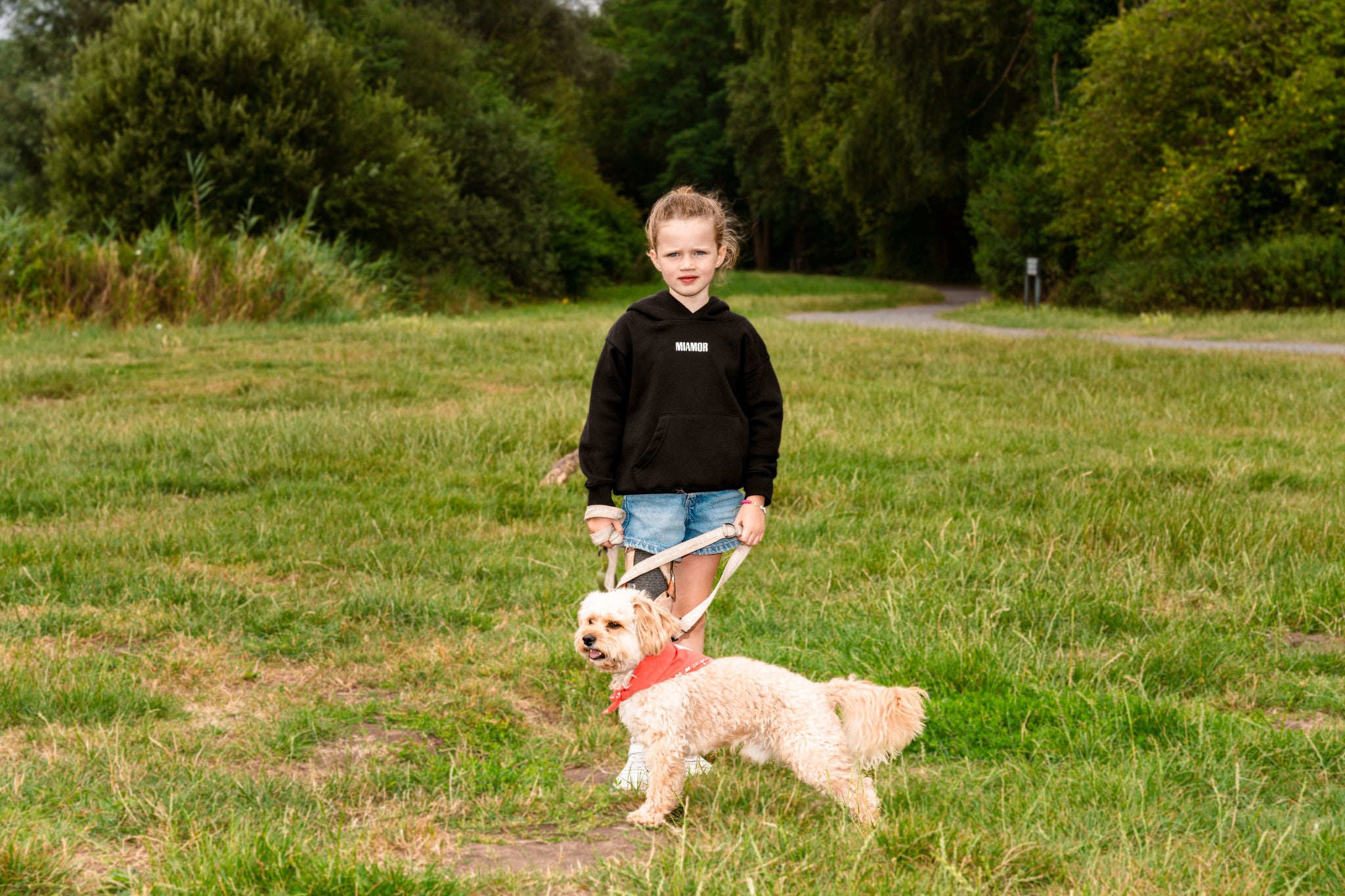 Mini sweat à capuche Miamor - noir et blanc