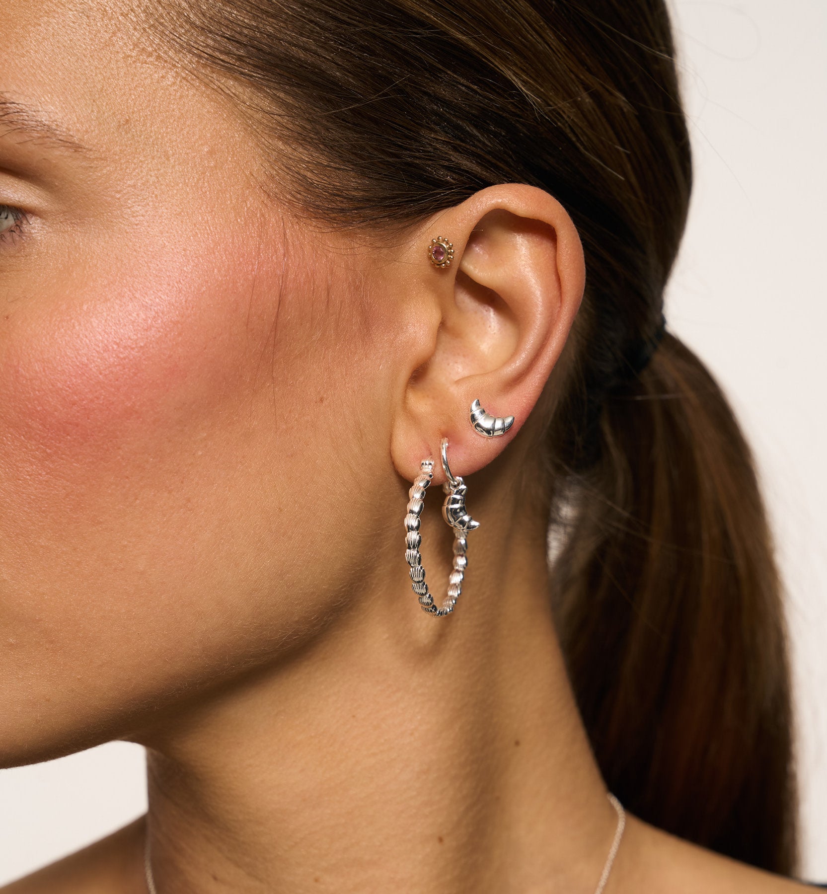 Single croissant ring earring - silver