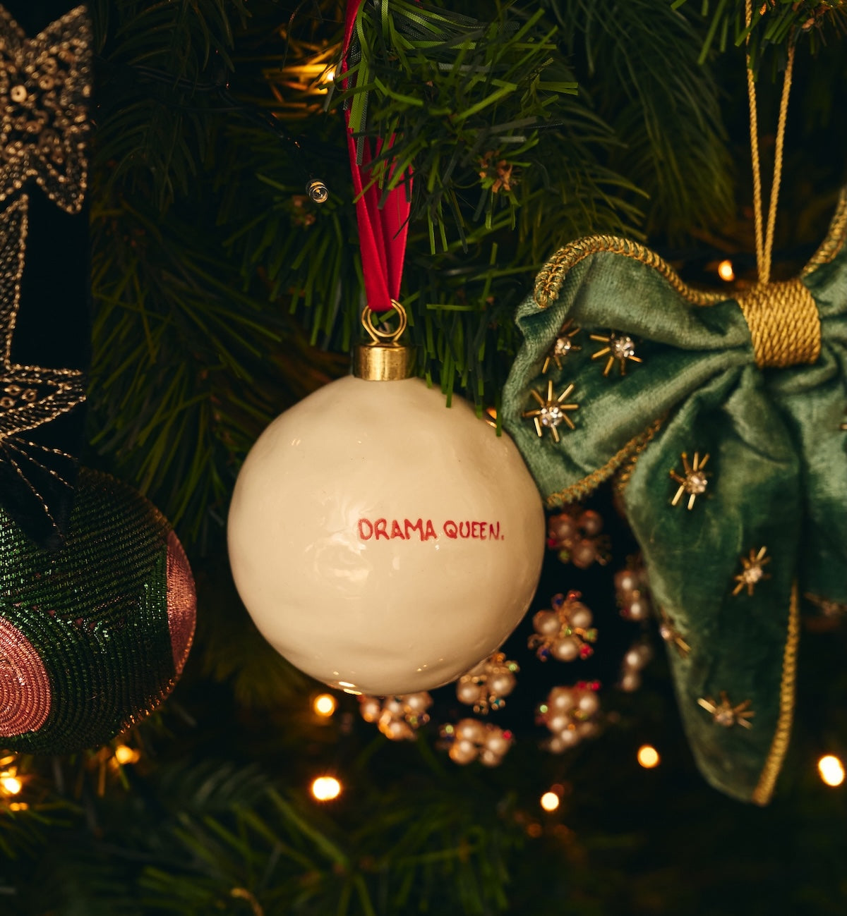 Drama queen ornament - White