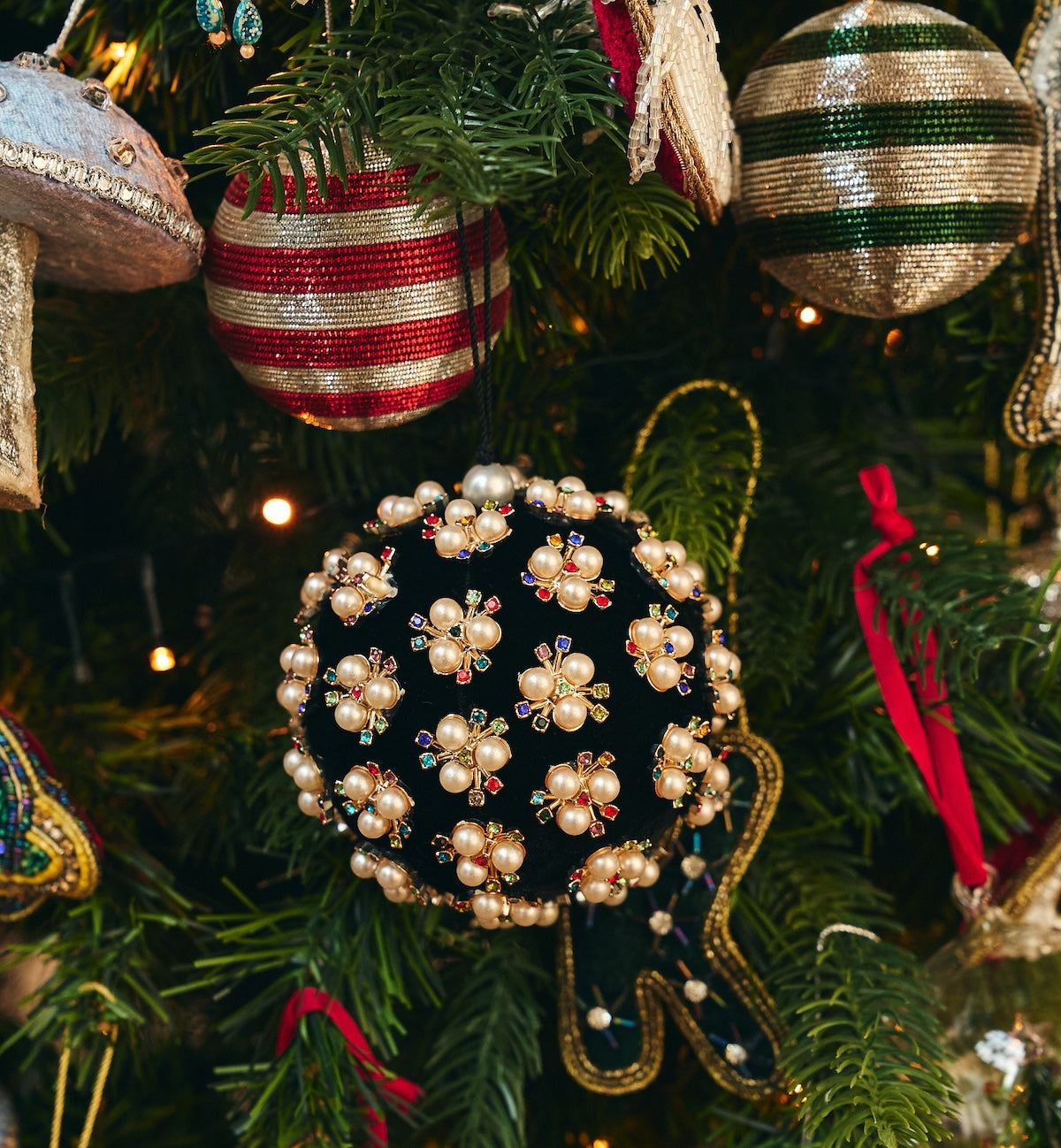 Pearly delight noir ornament - Black
