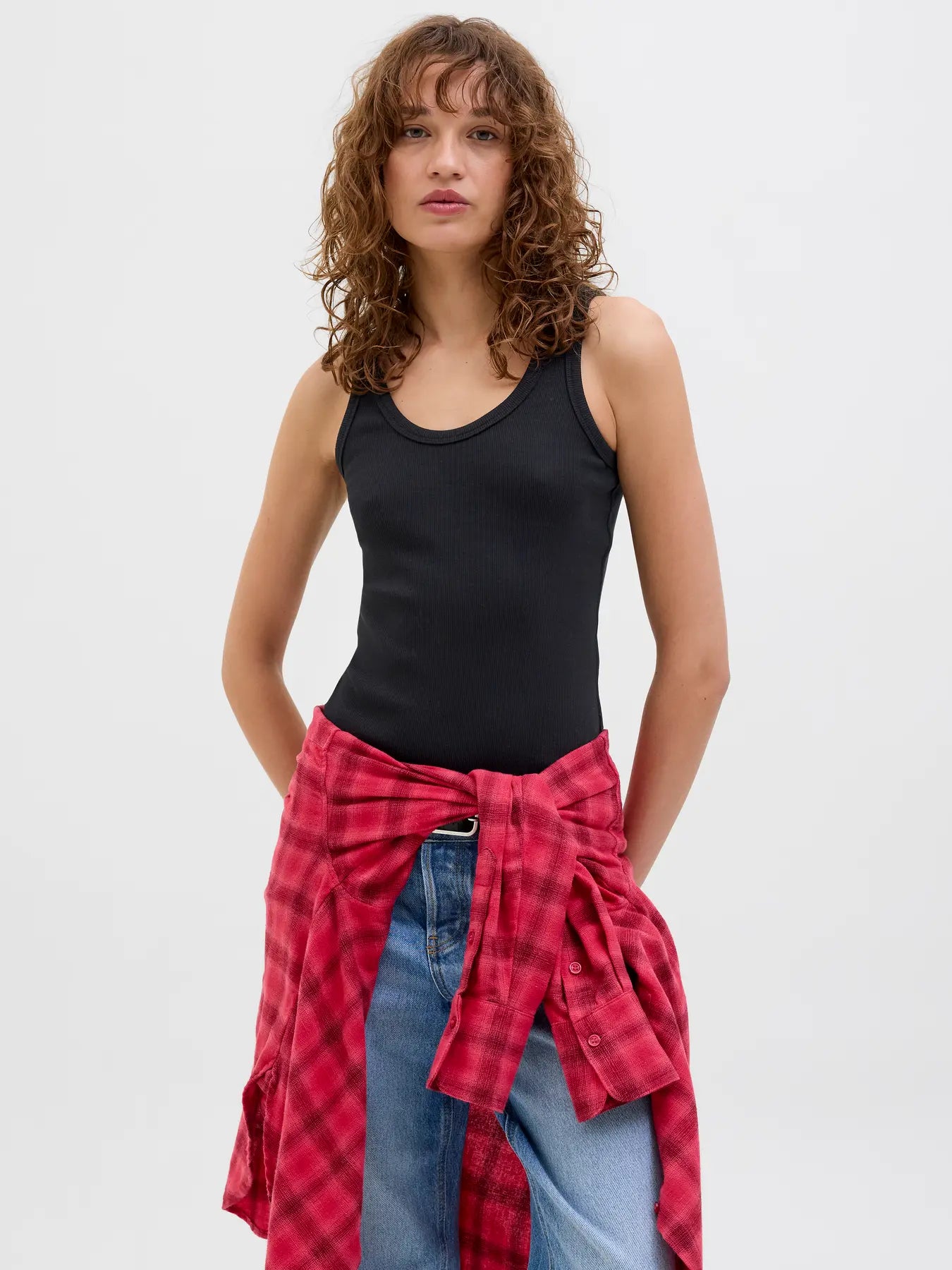 JXFRIDA U-NECK TOP - BLACK