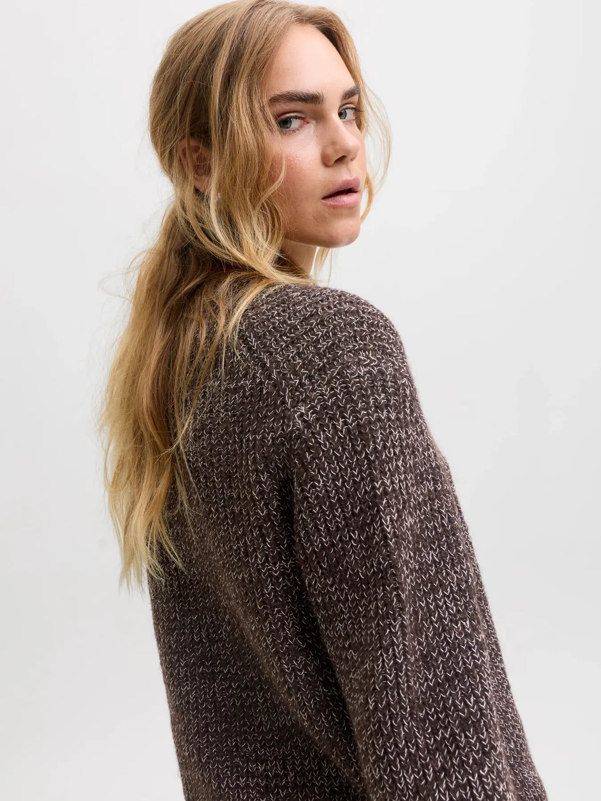JXGLORIA GLOBAL CREW NECK KNIT - DEMITASSE