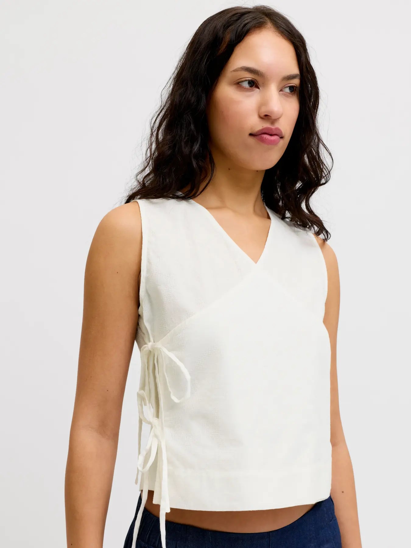 JXALIA STRUCTURED WRAP TOP - BLANC DE BLANC
