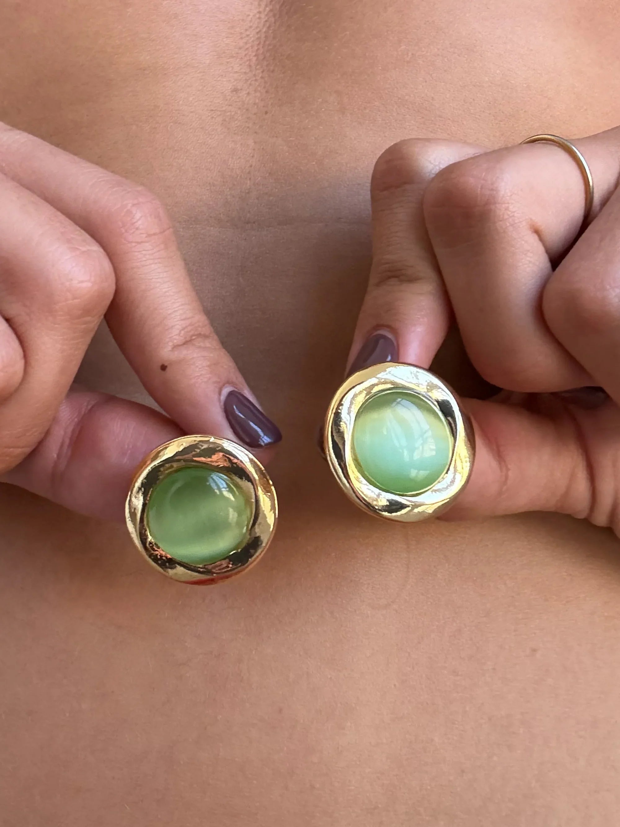 Green dot earrings - Green
