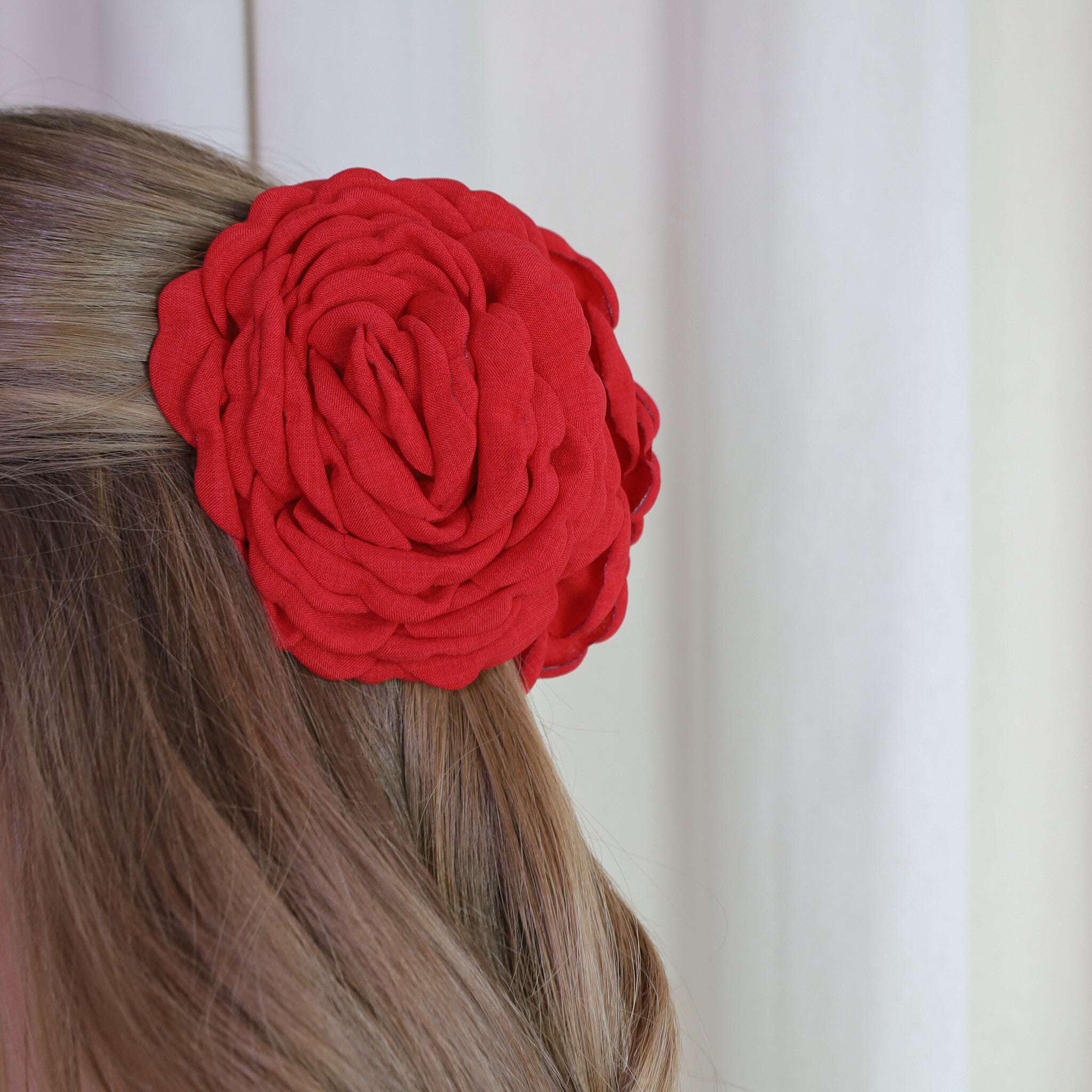 ROSE RED HAIRCLIP BIG 20.50