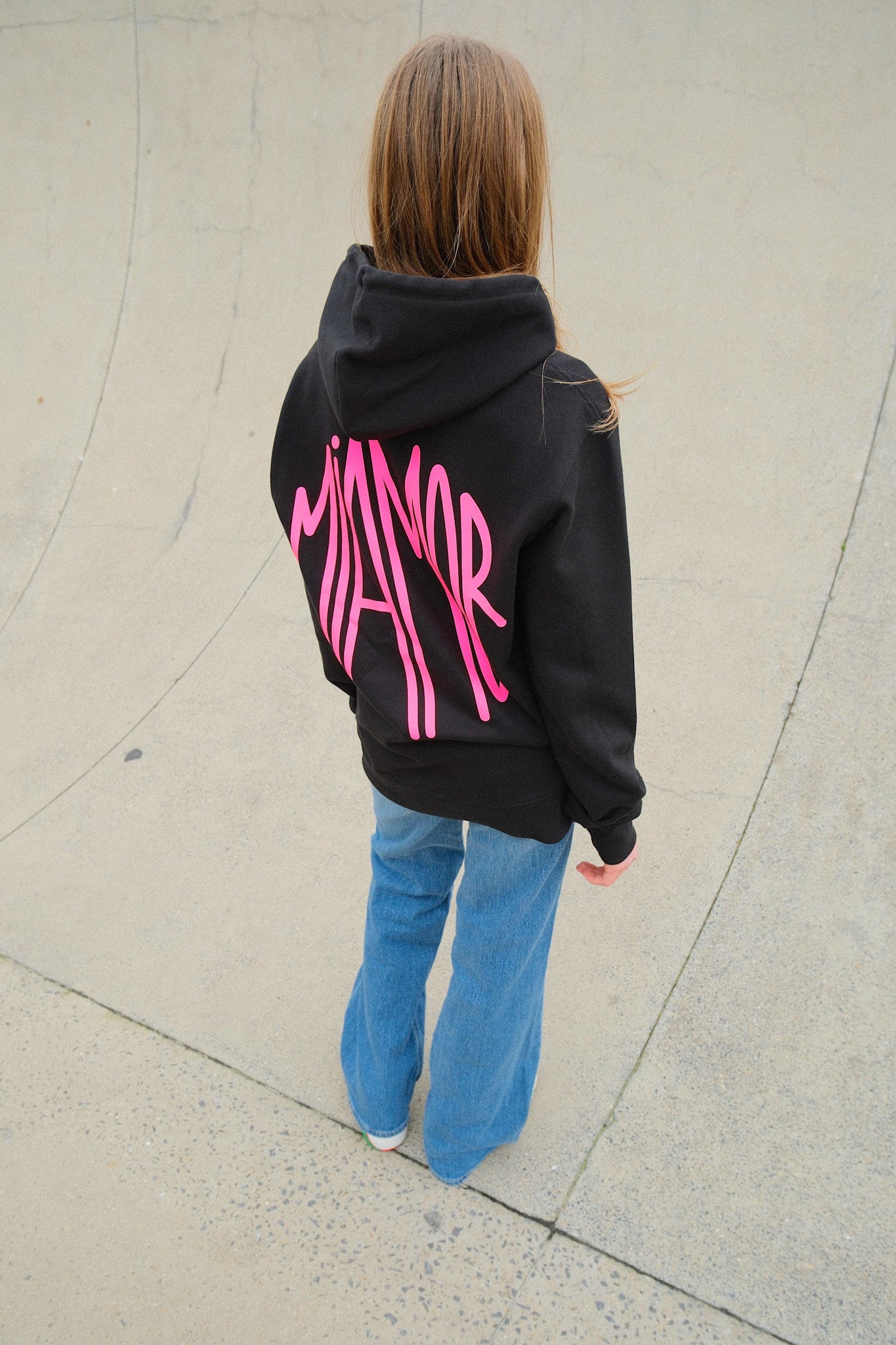 Miamor Supreme unisex hoodie - zwart - neonroze logo