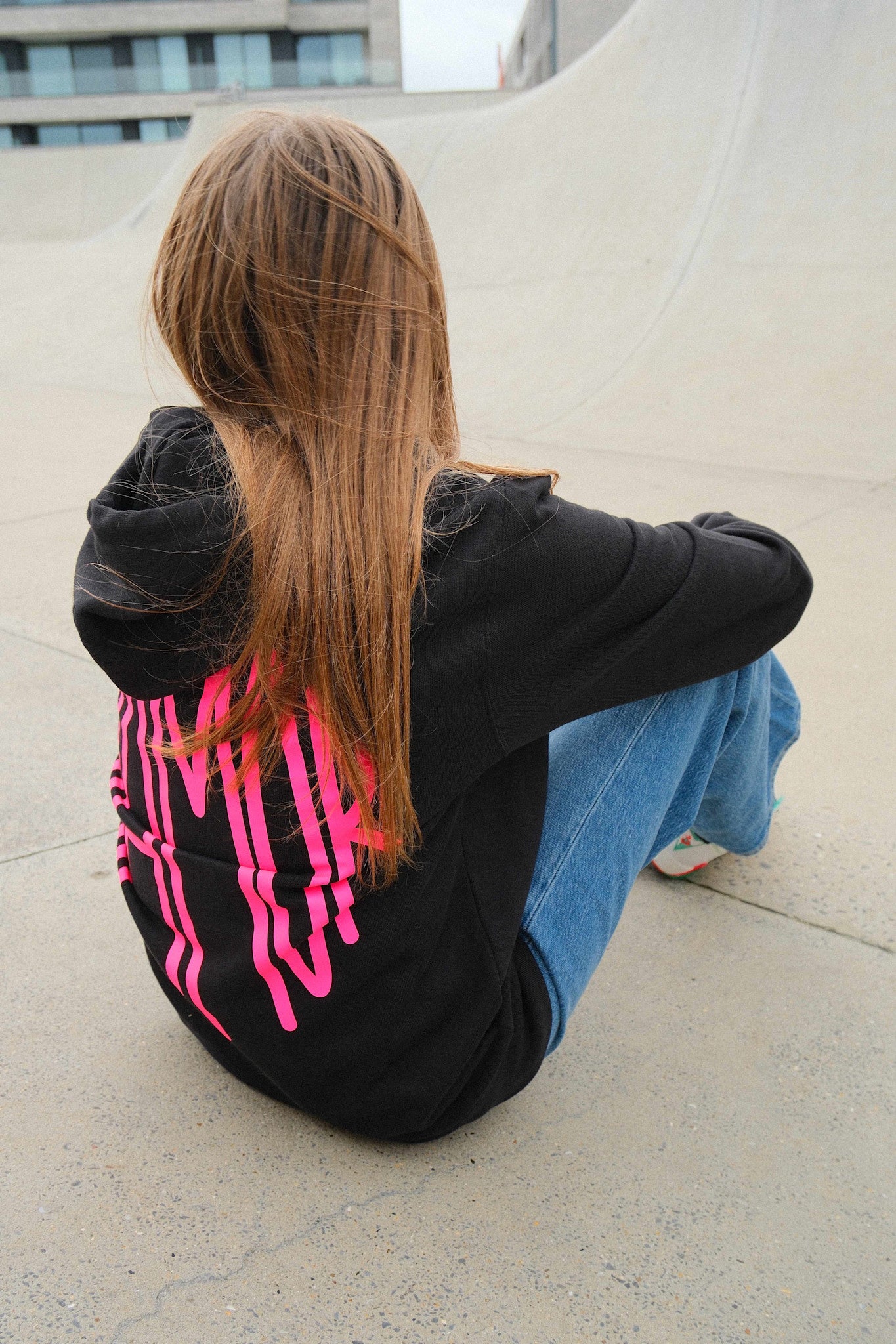 Miamor Supreme unisex hoodie - zwart - neonroze logo
