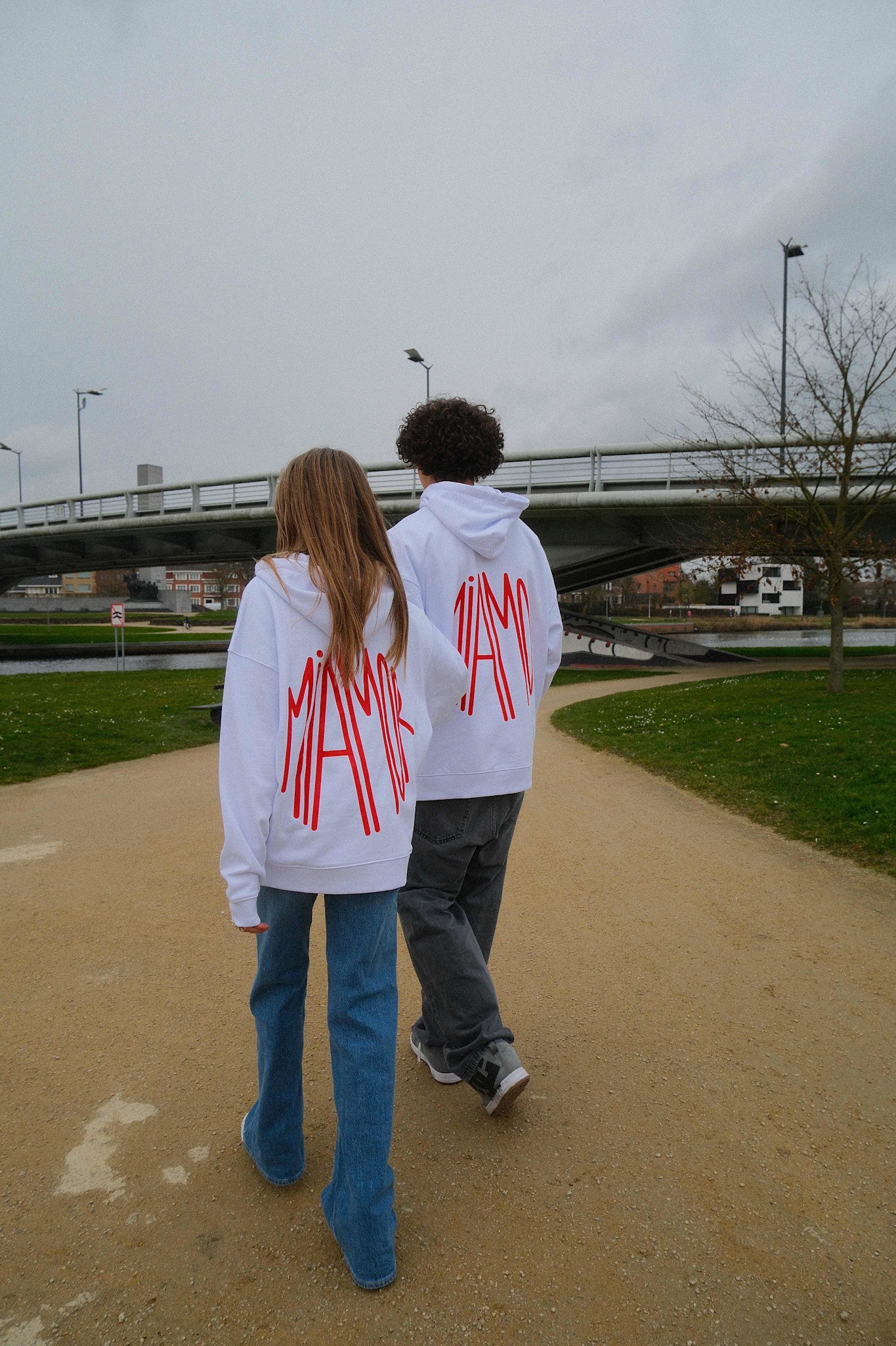 Miamor Supreme unisex hoodie - wit - rood logo