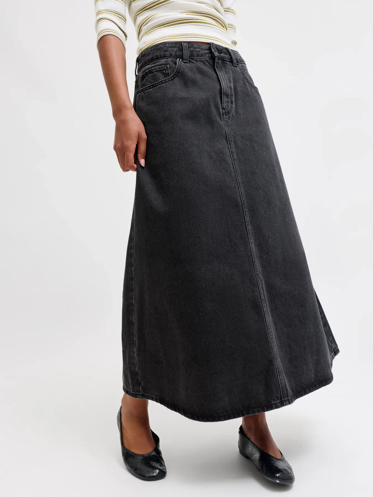 JXALEXIS LONG A-SHAPE SKIRT DNM LN - BLACK