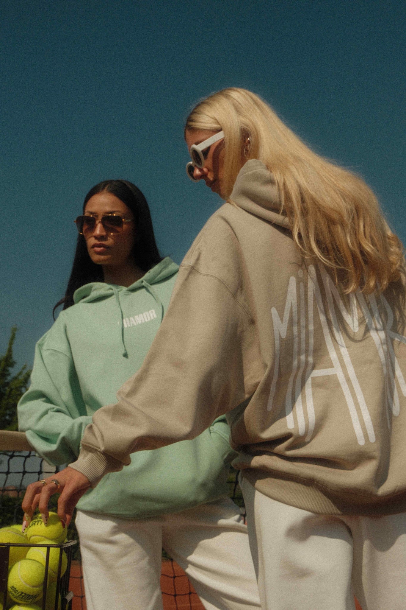 Miamor Supreme unisex hoodie - zandsteen