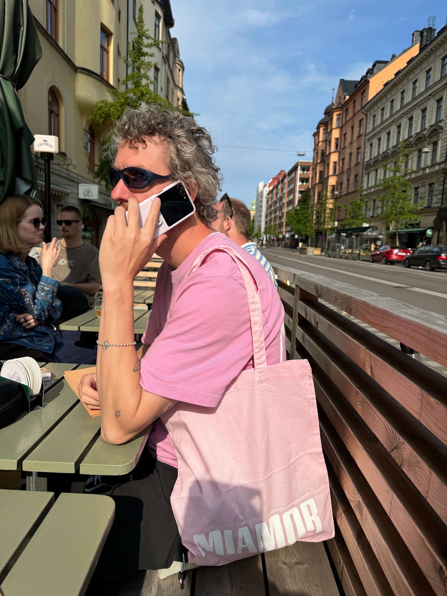 Miamor draagtas roze