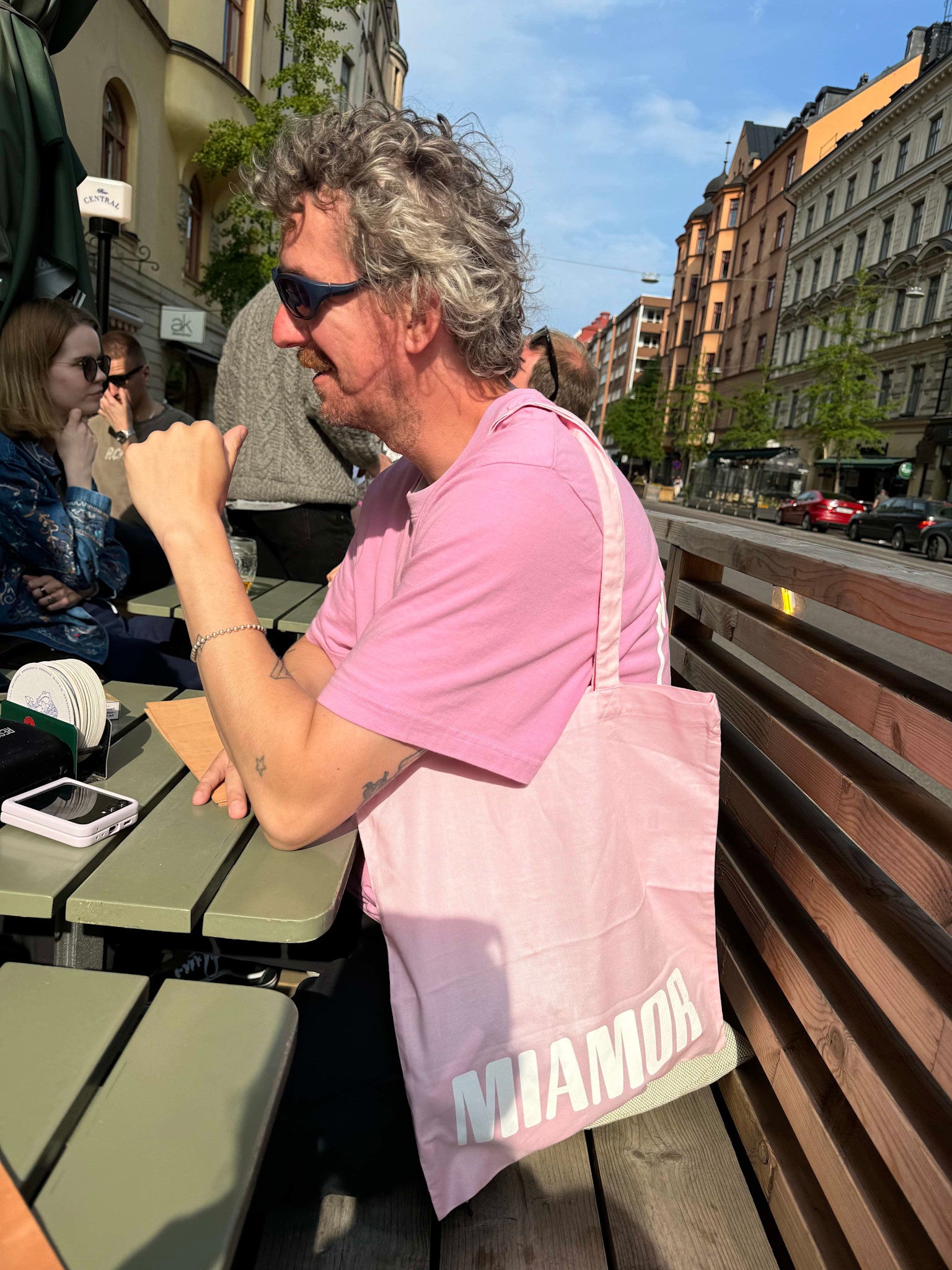 Miamor draagtas roze