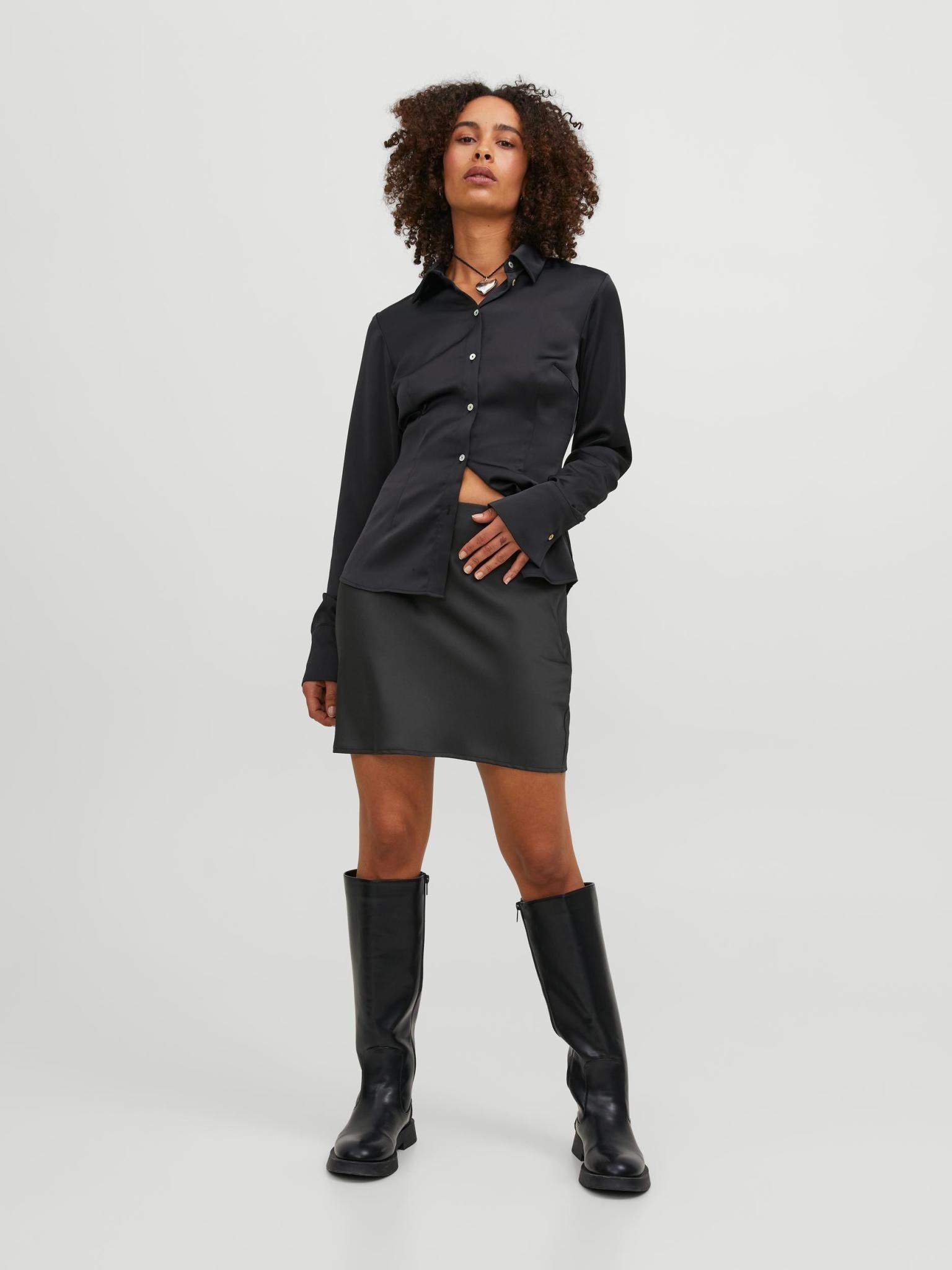 JXKIMMIE SHORT SATIN SKIRT - BLACK