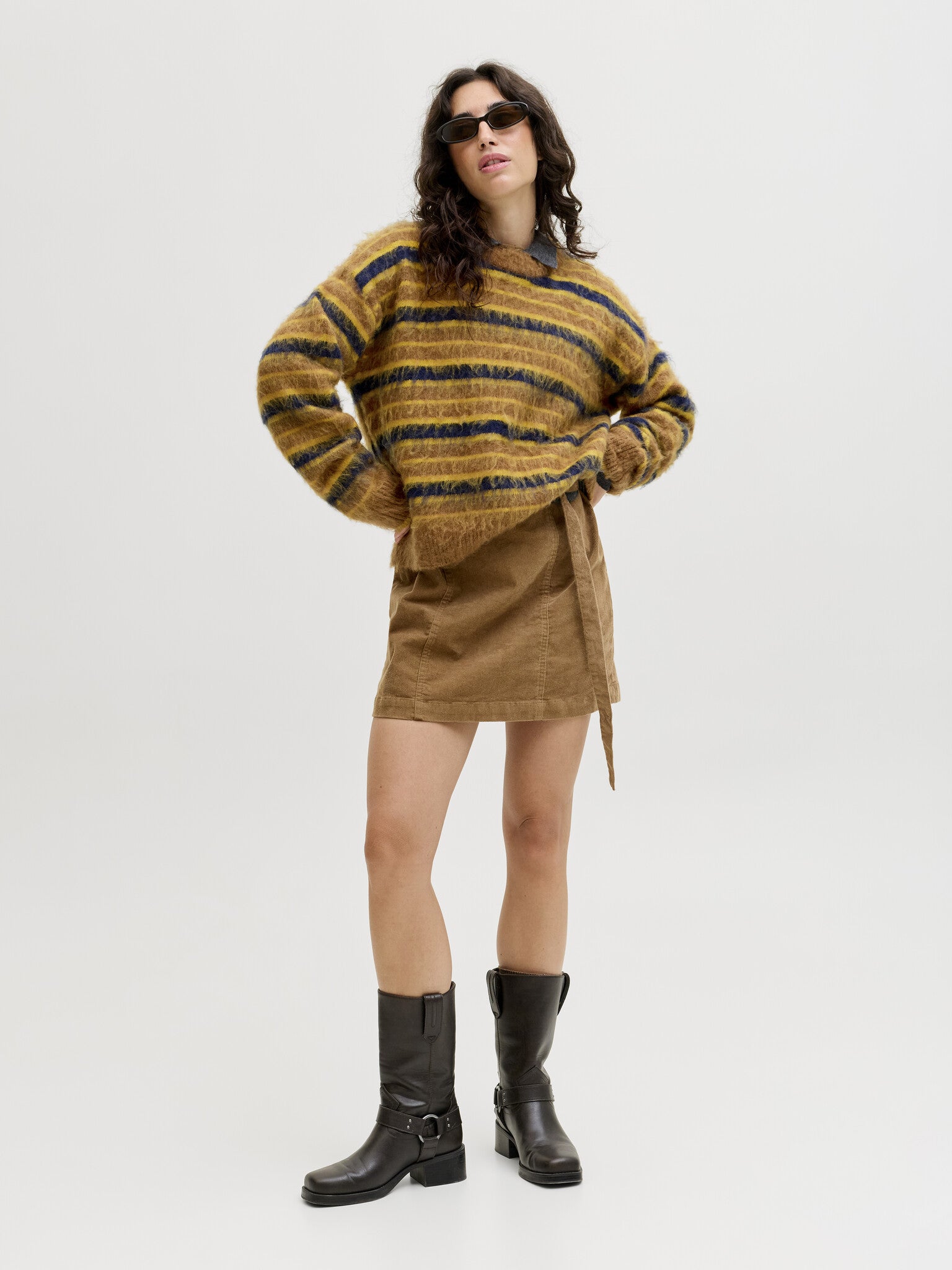 JXCALISTA T-SHIRT MET RONDE HALS - RUBBER/GOUDEN VLOKKEN