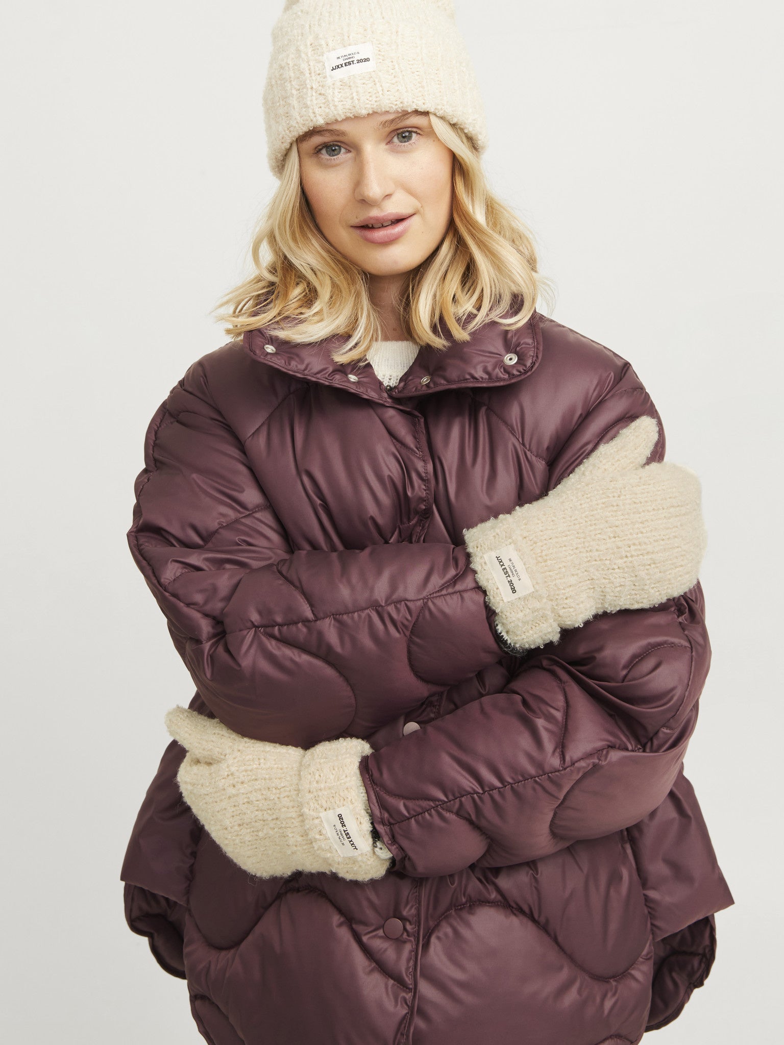 JXMARLEE BOUCLE MITTENS - VANILLA ICE