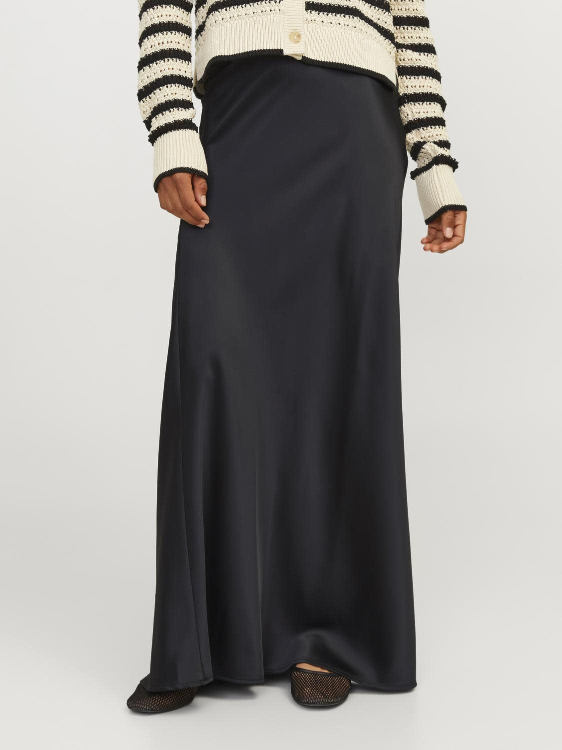 JXEVA SATIN MAXI SKIRT - BLACK
