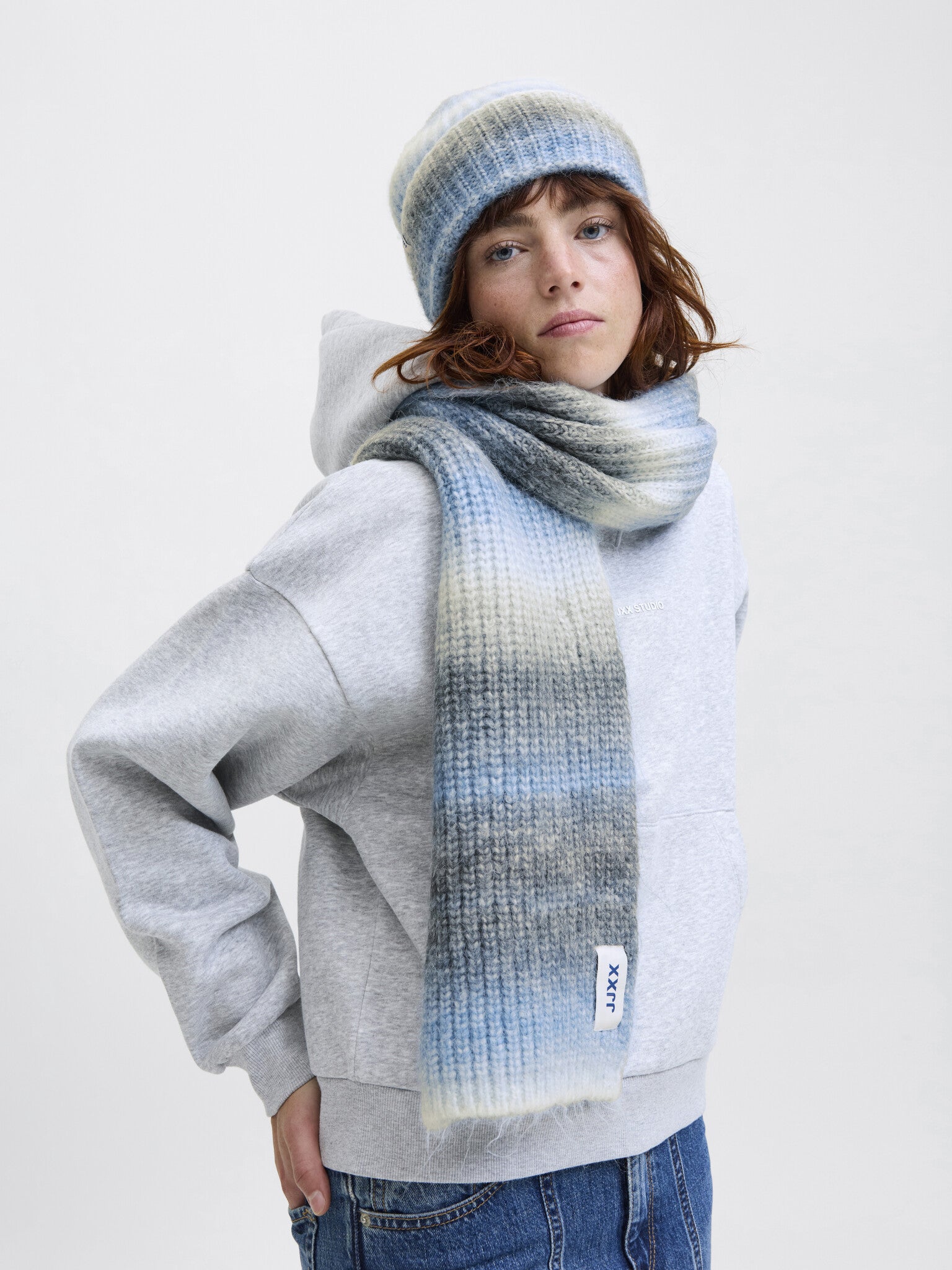 Copy of JXBERRY GRADIENT SCARF - VANILLA ICE