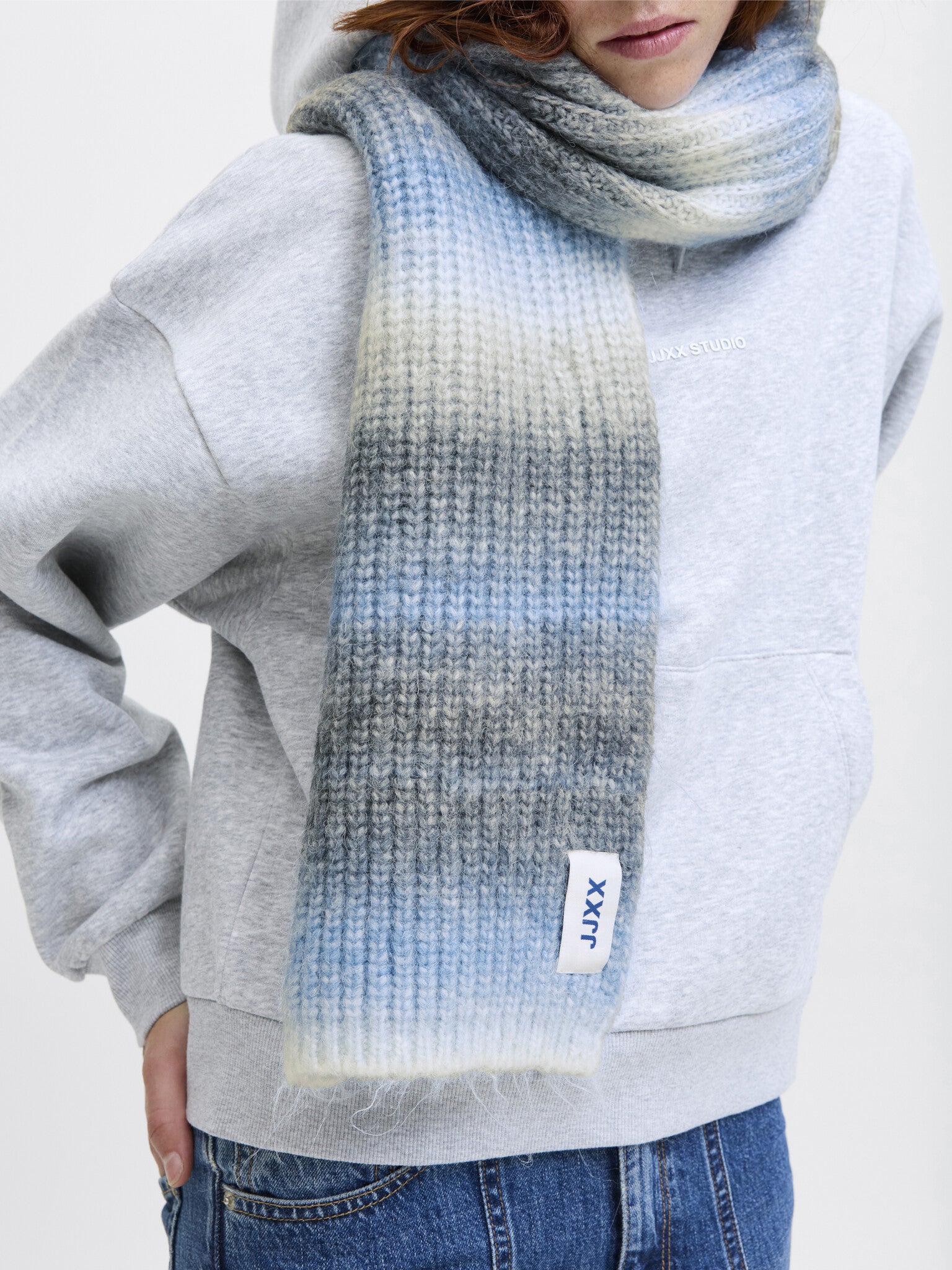 Copy of JXBERRY GRADIENT SCARF - VANILLA ICE