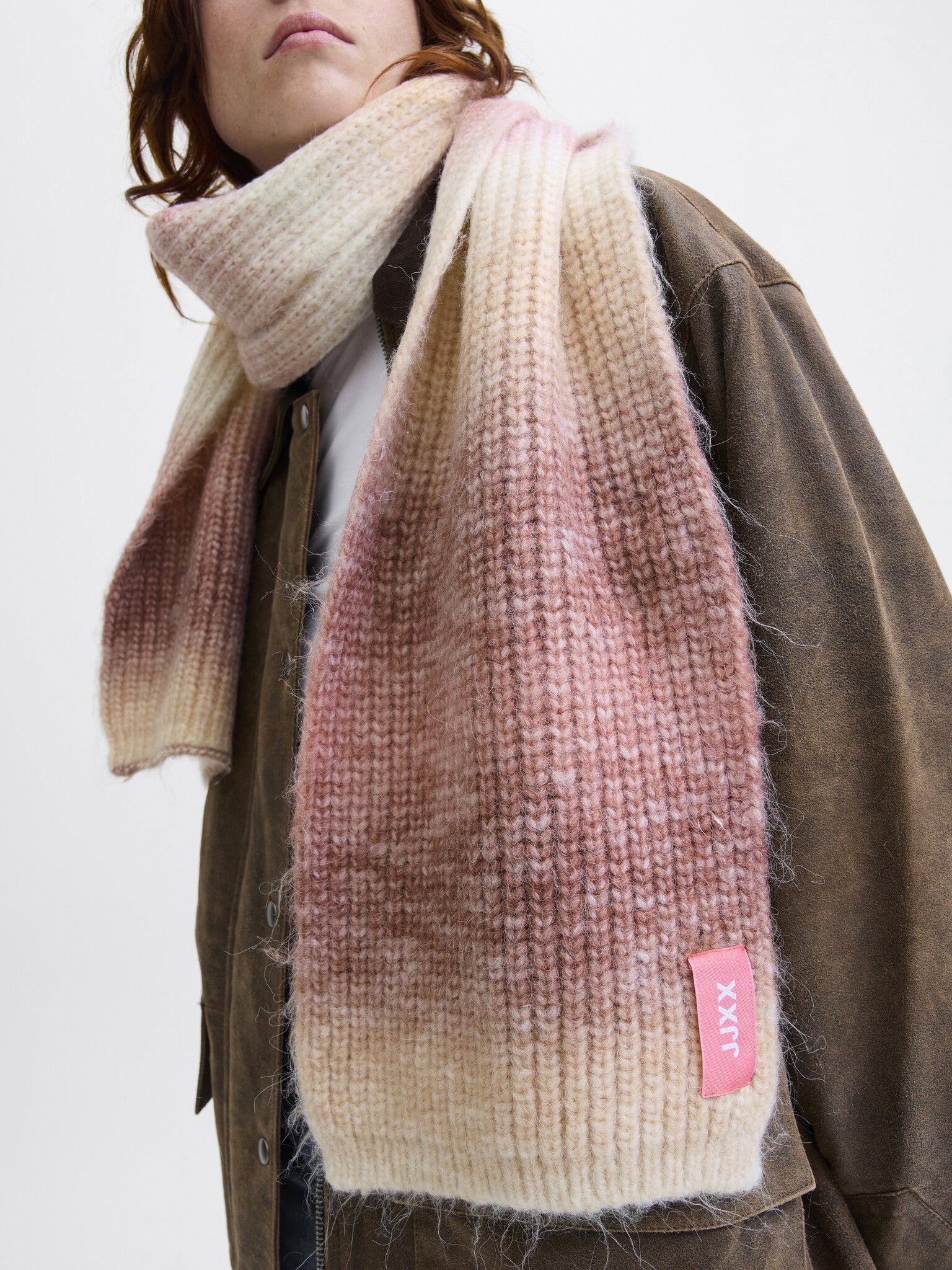JXBERRY GRADIENT SCARF - VANILLA ICE