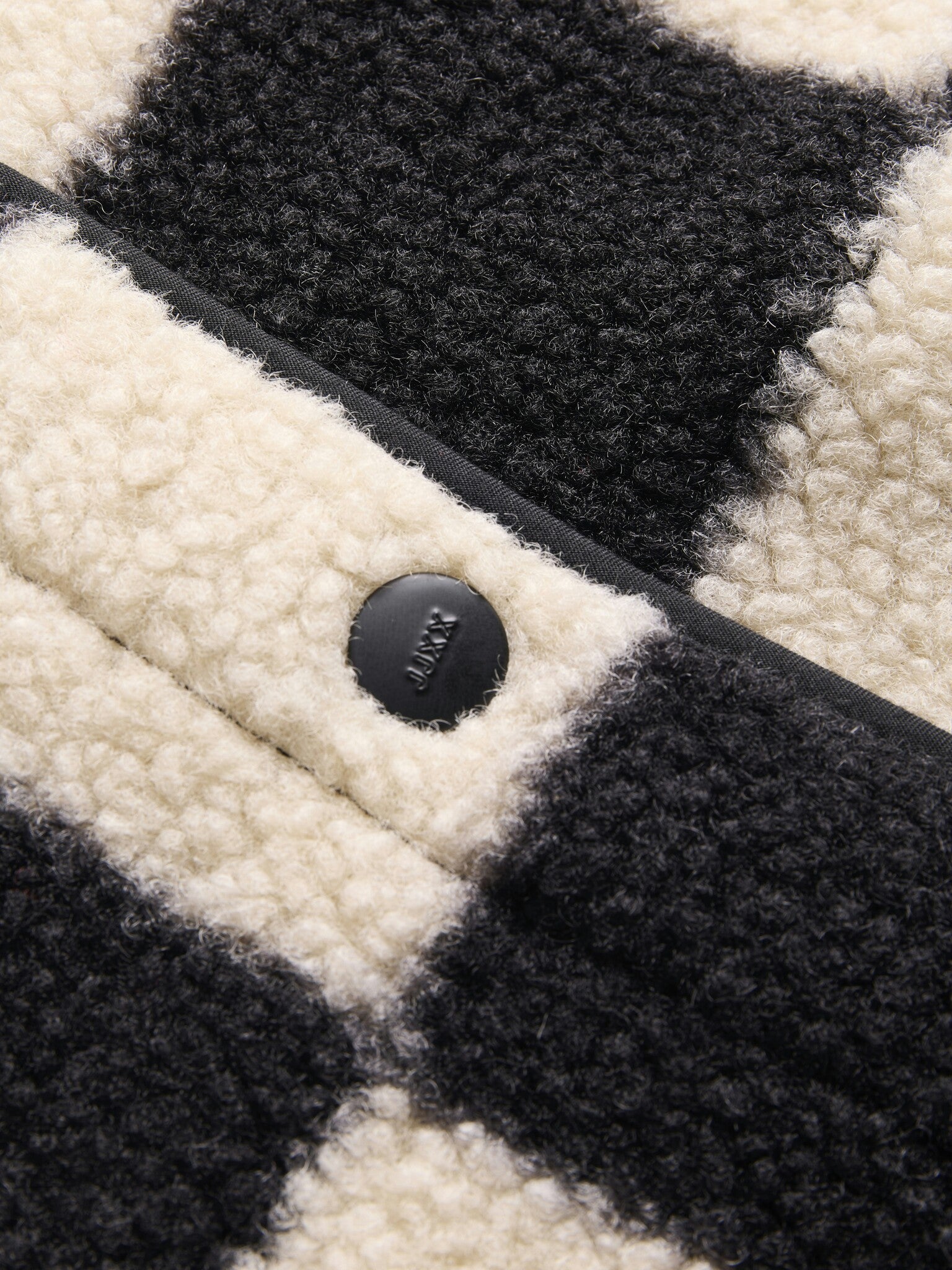 JXVERA GETUITTE TEDDYVEST - BOTWITTE RUITJES