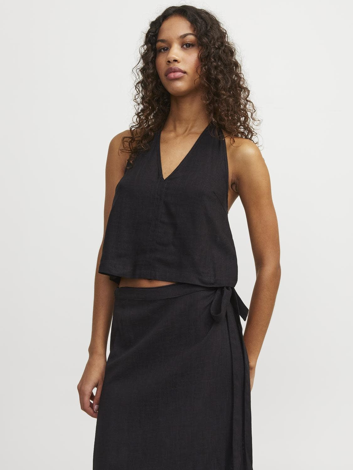 JXOCEAN LINEN BLEND HALTERNECK TOP - BLACK