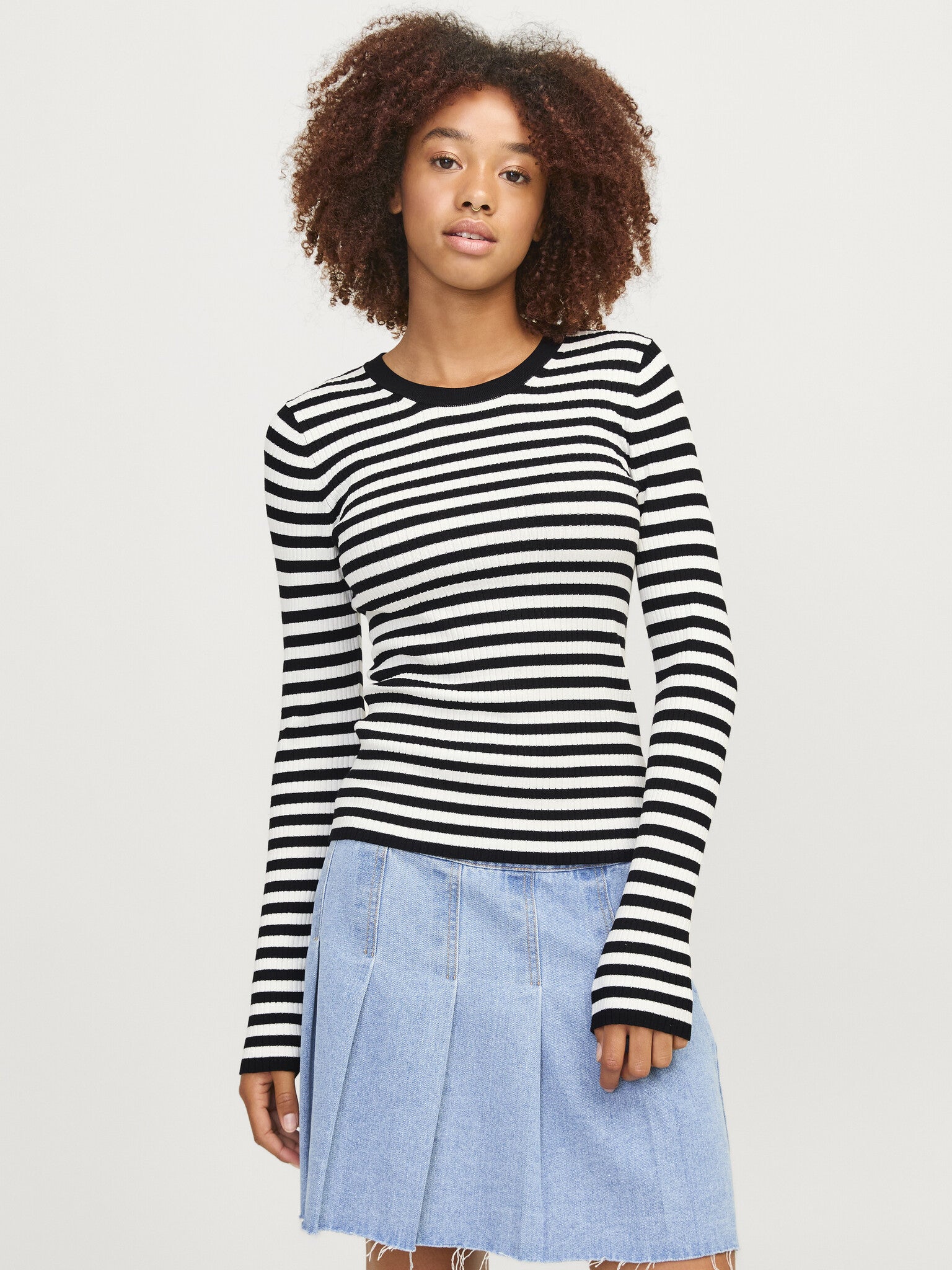 JXJODI TIGHT STRIPE CREW NECK KNIT - CLOUD DANCER
