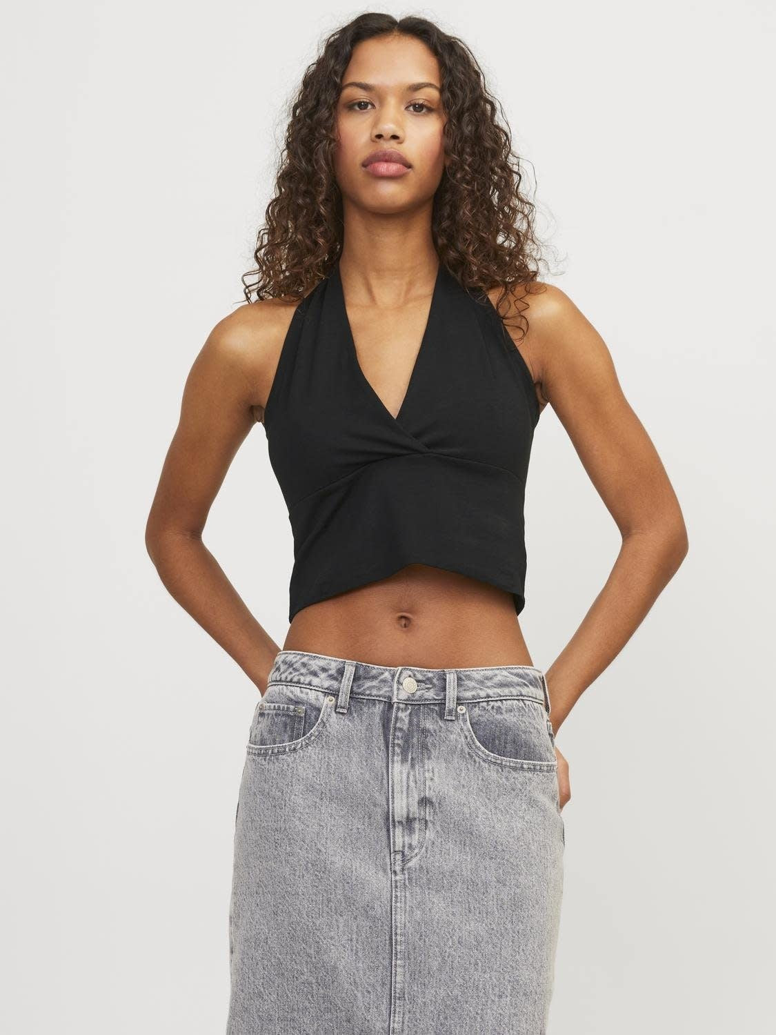JXLORELEI HALTER TOP - BLACK