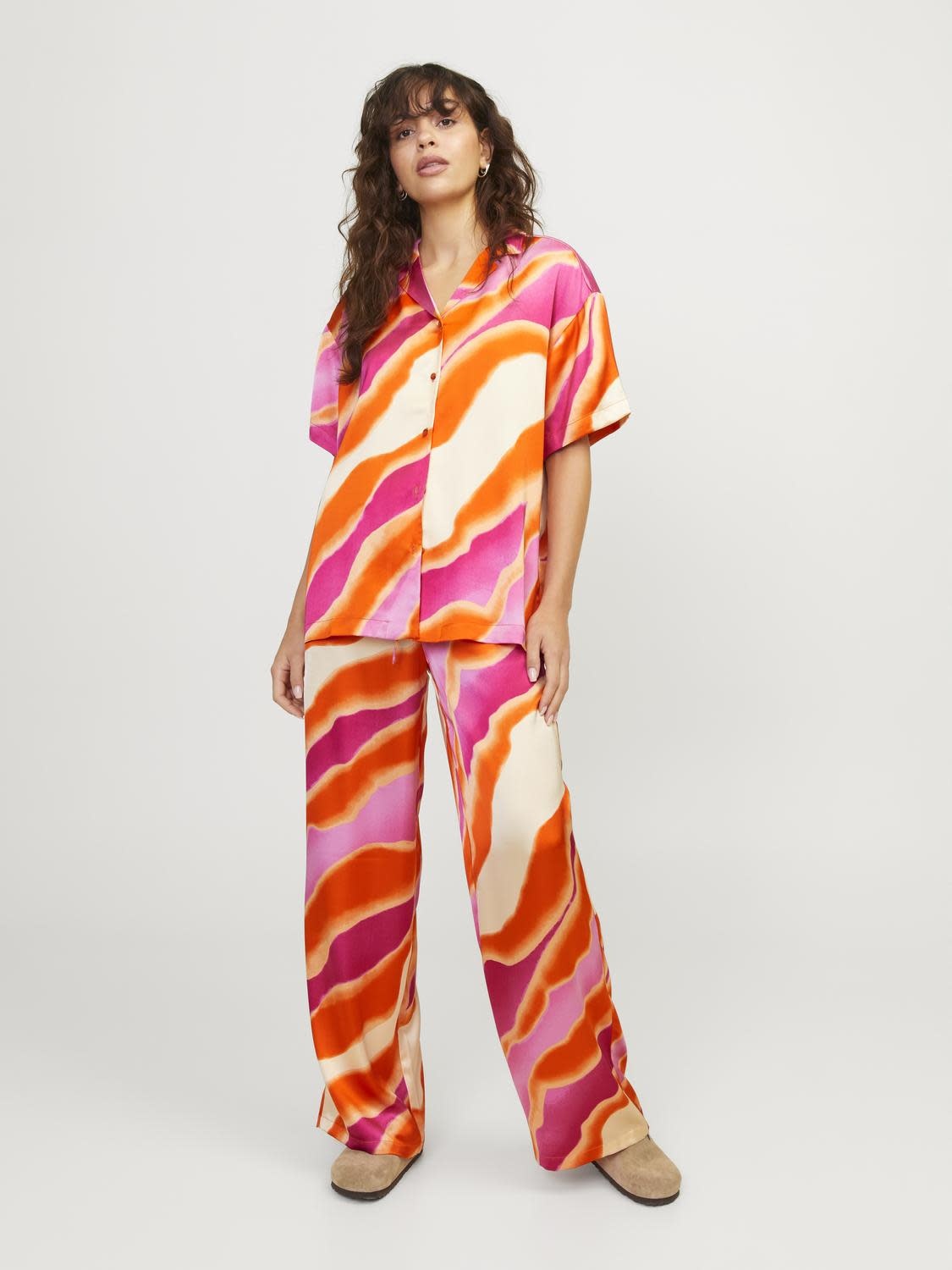 JXGRACE SATIN SHIRT - BLEACHED APRICOT