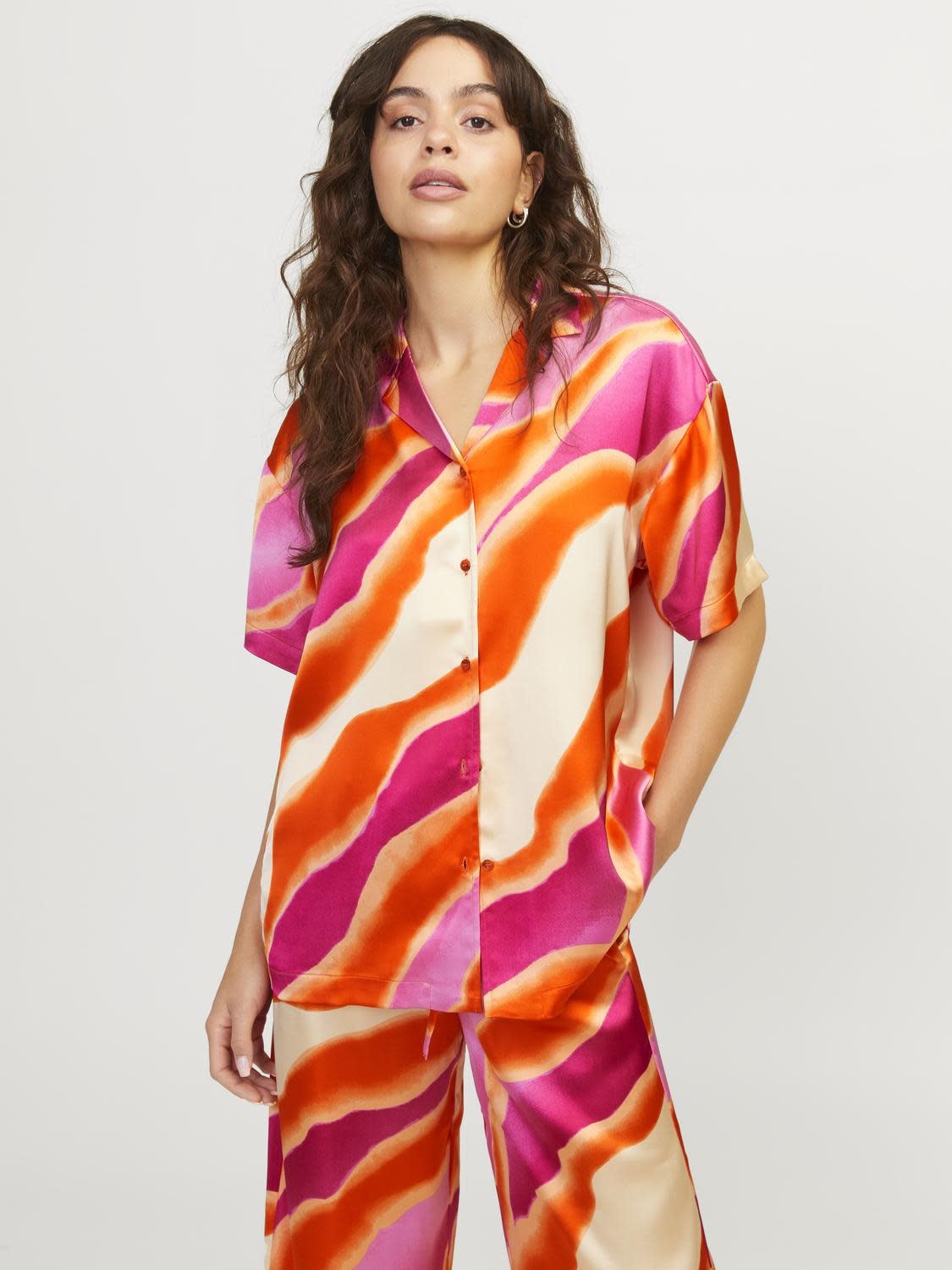 JXGRACE SATIN SHIRT - BLEACHED APRICOT