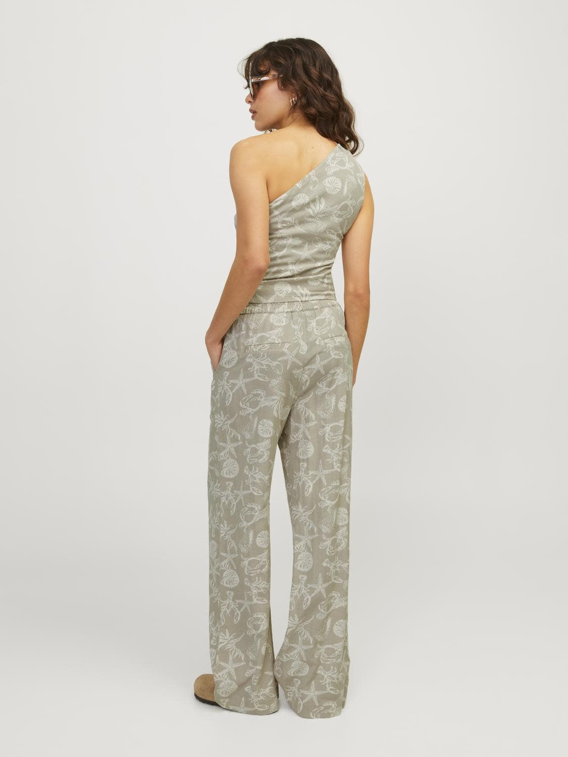 JXANNIKA TOP MET ÉÉN SCHOUDER VAN LINNENMIX - FEATHER GRAY