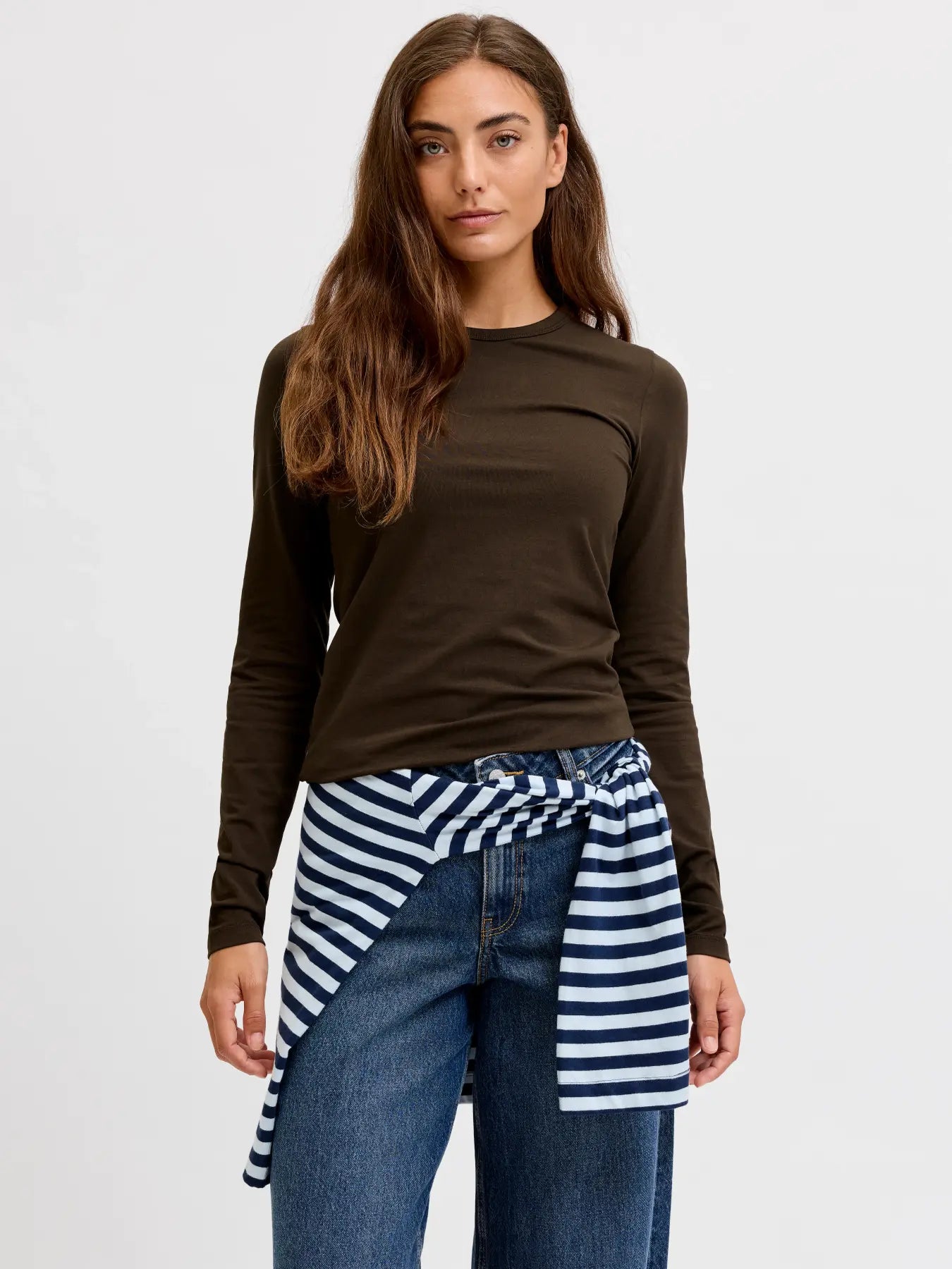 JXCELINE GIGI LS SOLID TEE - DEMITASSE