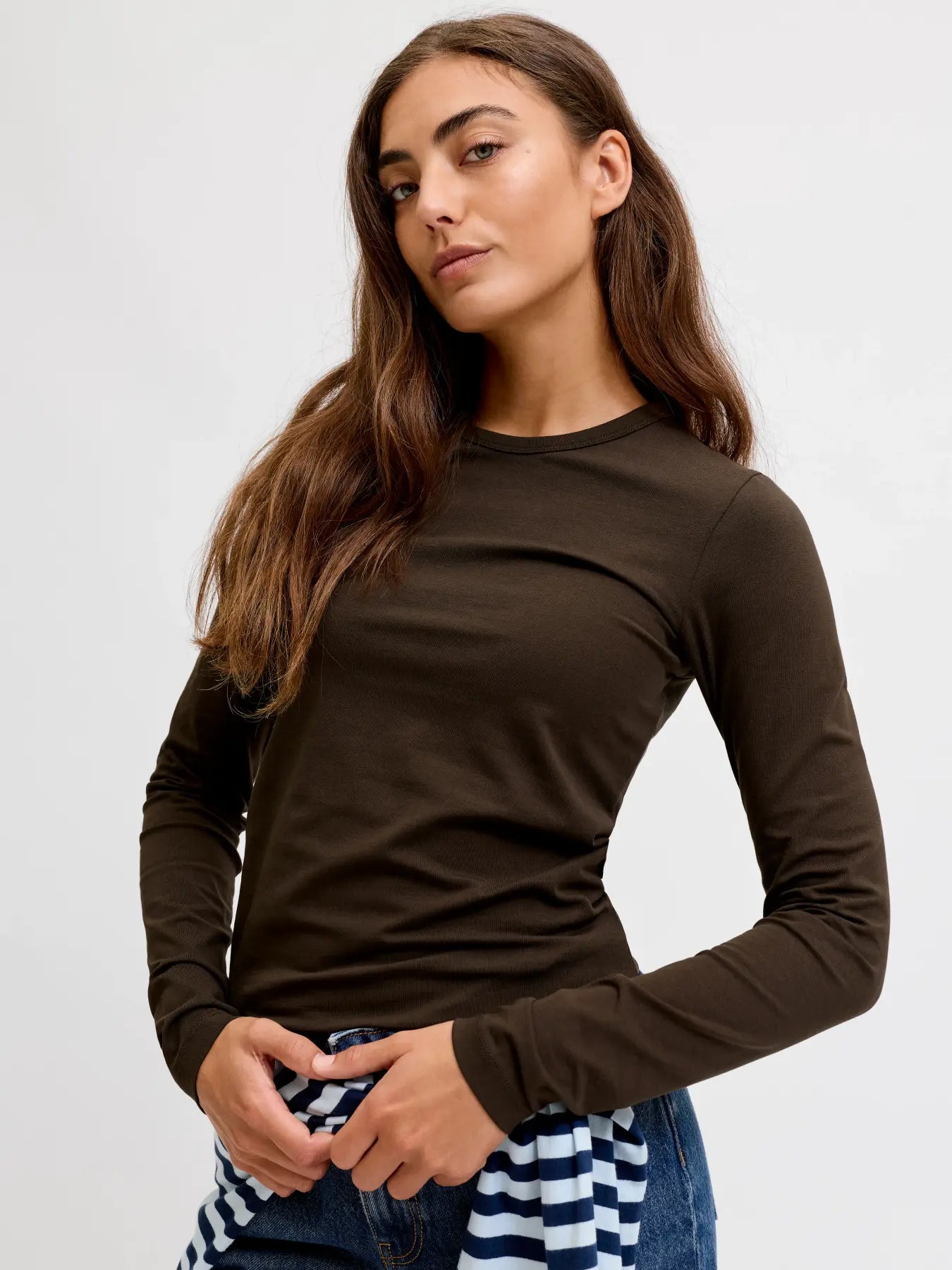 JXCELINE GIGI LS SOLID TEE - DEMITASSE