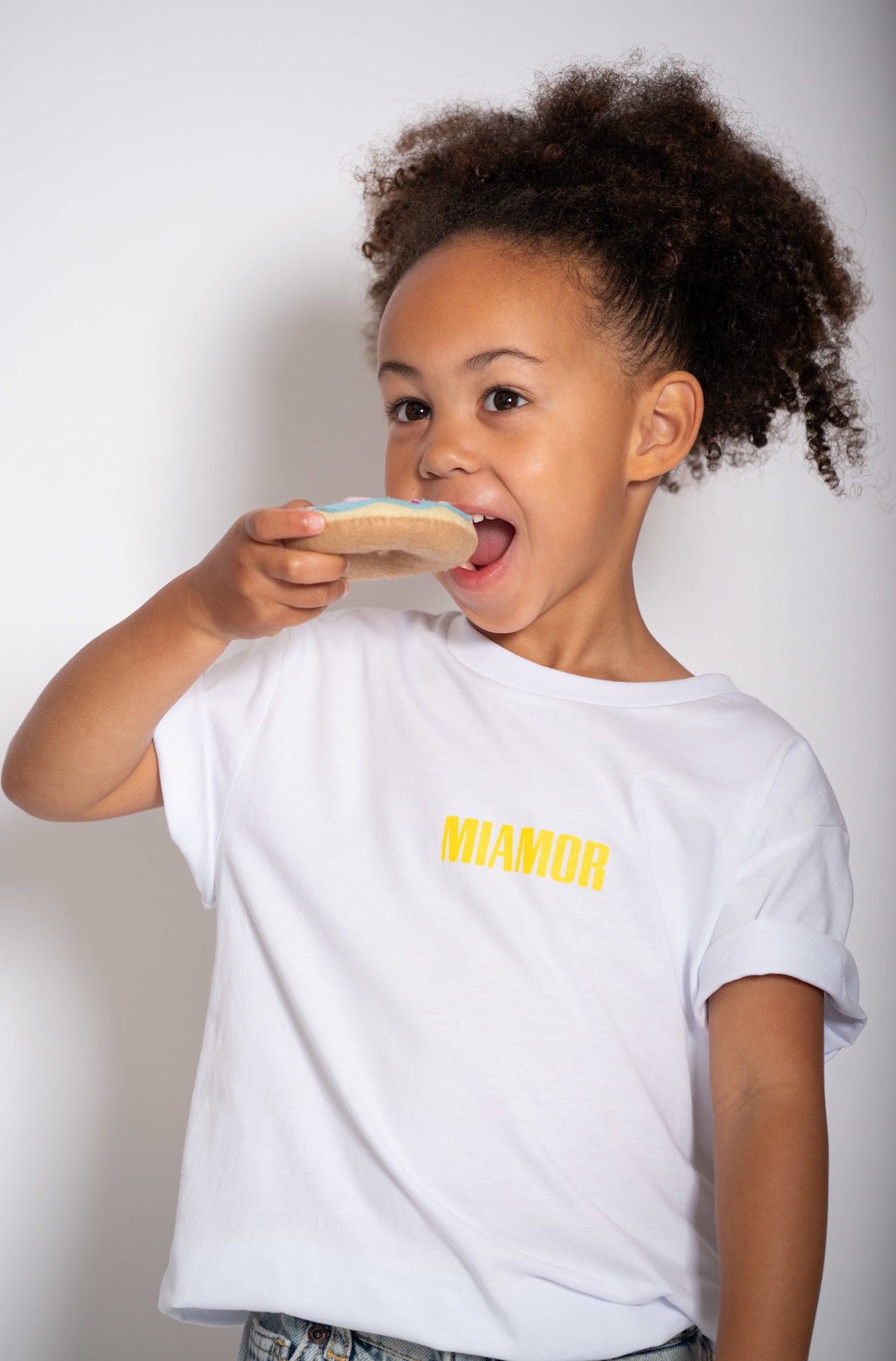 Mini Miamor tee white - yellow logo