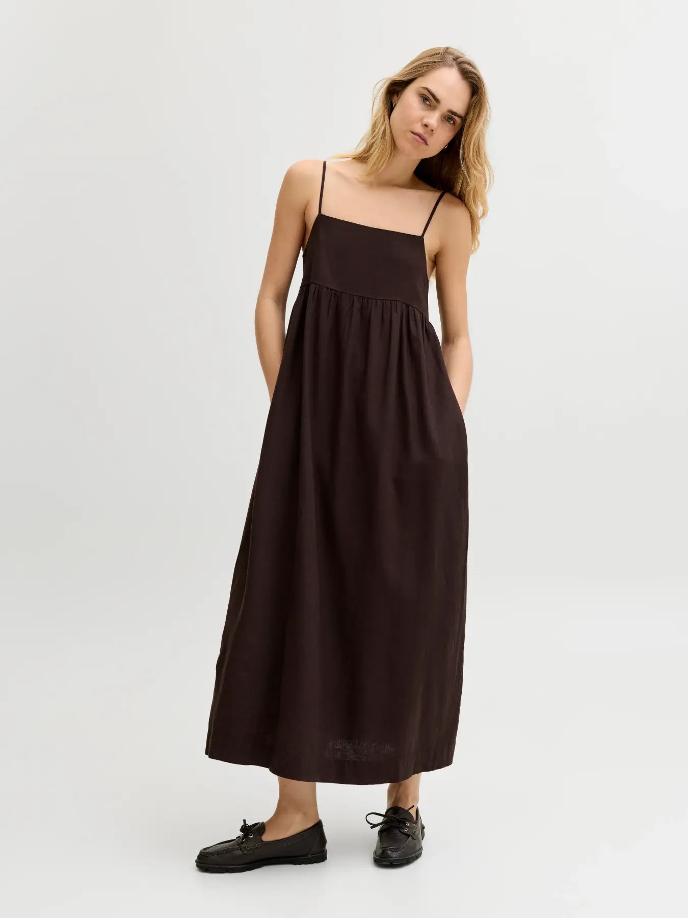 JXALMIRA LINEN LONG DRESS - SEAL BROWN